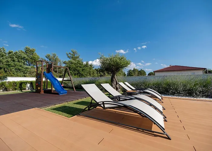 Вилла Contemporary Zadar 4 Bedrooms Barako Prestige Нин