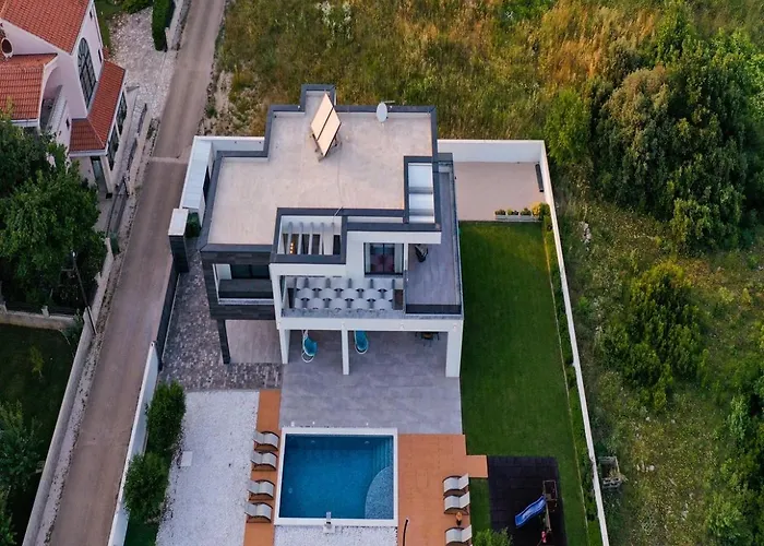 Вилла Contemporary Zadar 4 Bedrooms Barako Prestige Нин