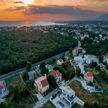 Contemporary Zadar 4 Bedrooms Barako Prestige Private Heated Pool Air-conditioning Zaton Villa