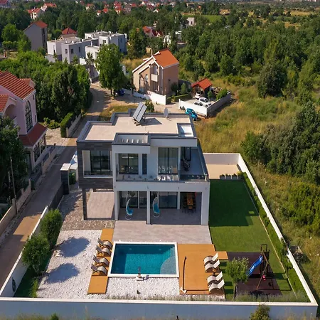 Contemporary Zadar 4 Bedrooms Barako Prestige Private Heated Pool Air-conditioning Zaton Villa