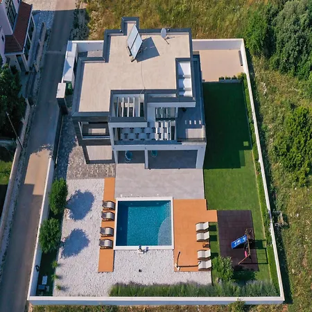 Contemporary Zadar 4 Bedrooms Barako Prestige Private Heated Pool Air-conditioning Zaton Villa Nin