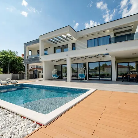 Contemporary Zadar 4 Bedrooms Barako Prestige Private Heated Pool Air-conditioning Zaton וילה נין