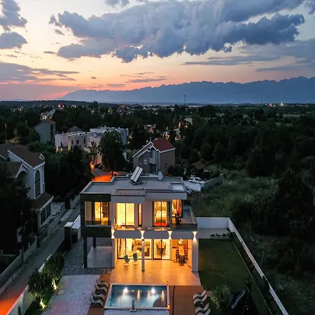Contemporary Zadar 4 Bedrooms Barako Prestige Private Heated Pool Air-conditioning Zaton וילה נין