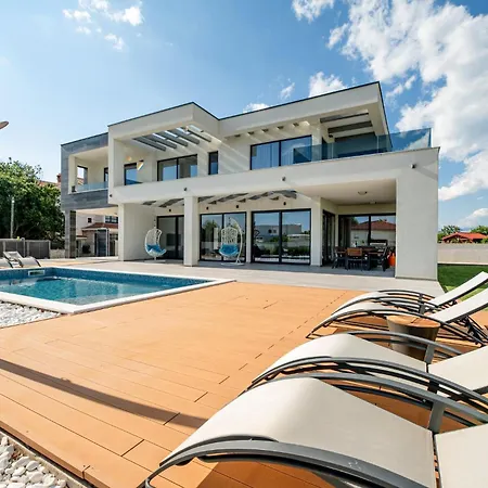 Contemporary Zadar 4 Bedrooms Barako Prestige Private Heated Pool Air-conditioning Zaton Villa Nin