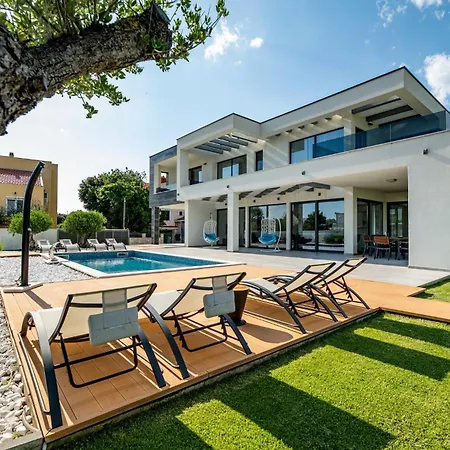 Contemporary Zadar 4 Bedrooms Barako Prestige Nin