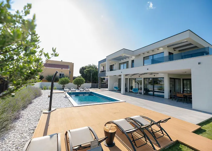 Contemporary Zadar 4 Bedrooms Barako Prestige Private Heated * Nin